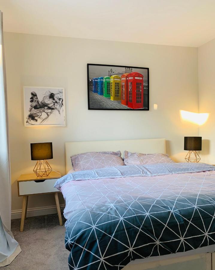 Alpha, Private Double Room, City Centre, Free Parking, Sittingbourne, Kent Экстерьер фото